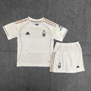 Nottingham Forest uit kindertenue 25/26